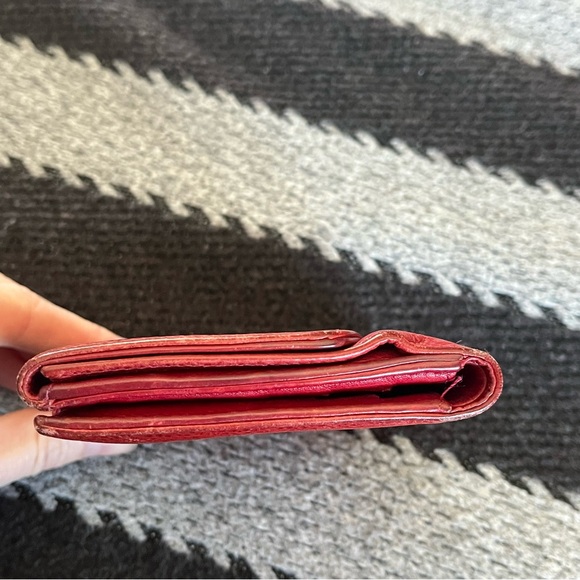 Chanel Red bifold wallet - Picture 3 of 9